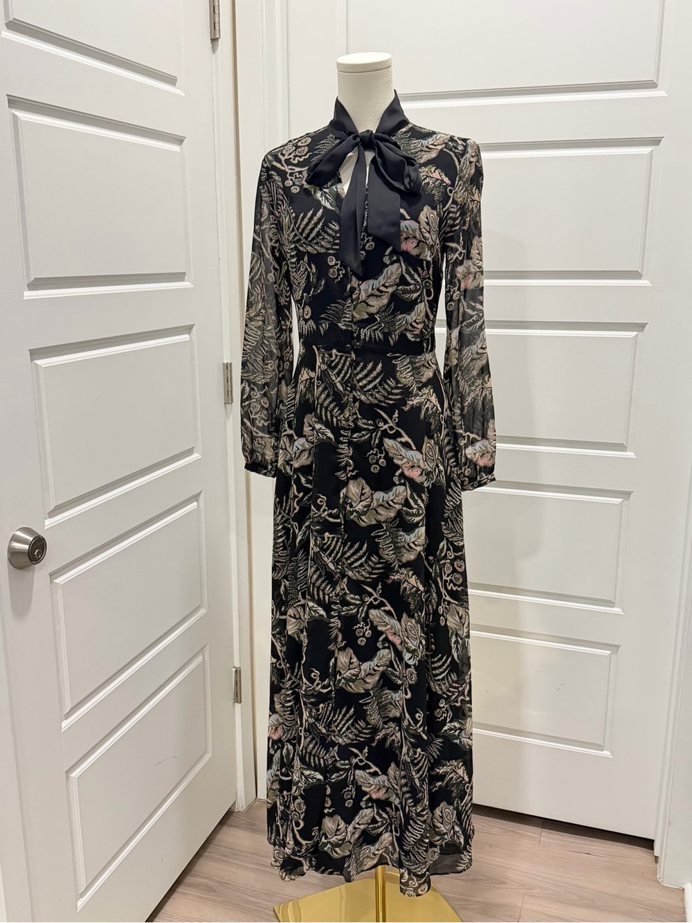 Floral Long Sleeve Black Maxi Dress with Leaf Print with Tie Neck and Pockets - Picture 3 of 9